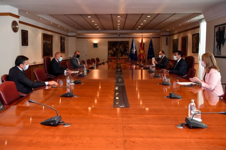 Συνάντηση αντιπροσωπείας της Ένωσης Ελληνικών Επιχειρήσεων με τον πρωθυπουργό της Βόρειας Μακεδονίας, Ζόραν Ζάεφ
