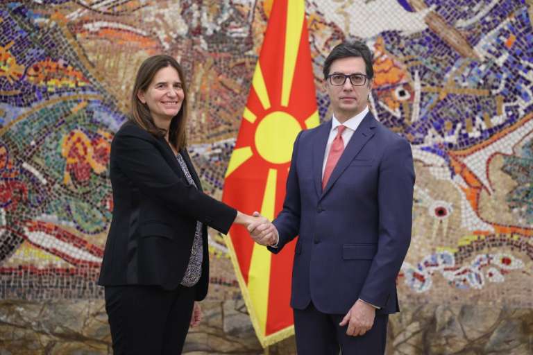 Η νέα Πρέσβης της Ελλάδας στα Σκόπια, Σοφία Φιλιππίδου επέδωσε τα διαπιστευτήρια της στον Πρόεδρο της Δημοκρατίας της Βόρειας Μακεδονίας, Στέβο Πεντάροφσκι